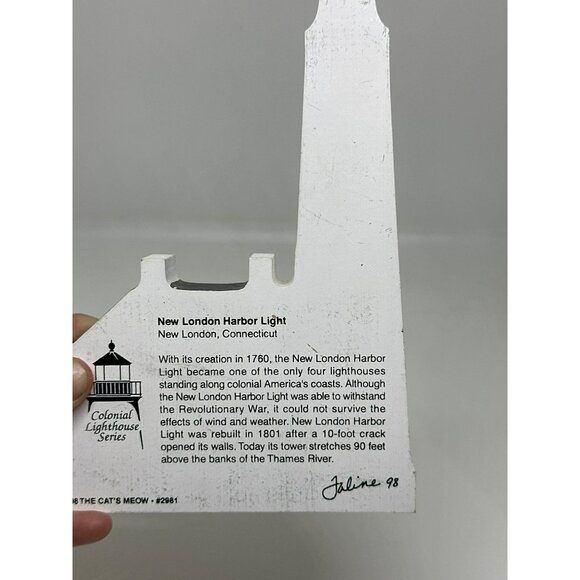 CAT’S MEOW Village New London Harbor Light Colonial Lighthouse 7" Wooden Decor - Picture 5 of 7